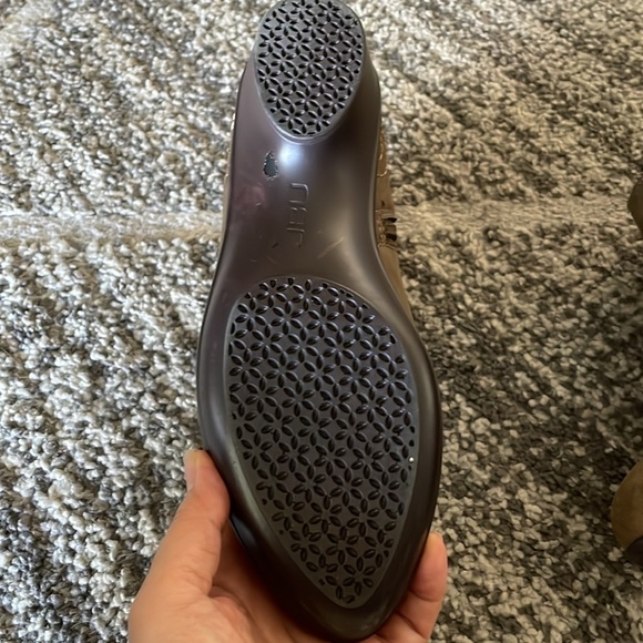 JBU memory foam size 7.5 like new - Picture 4 of 9